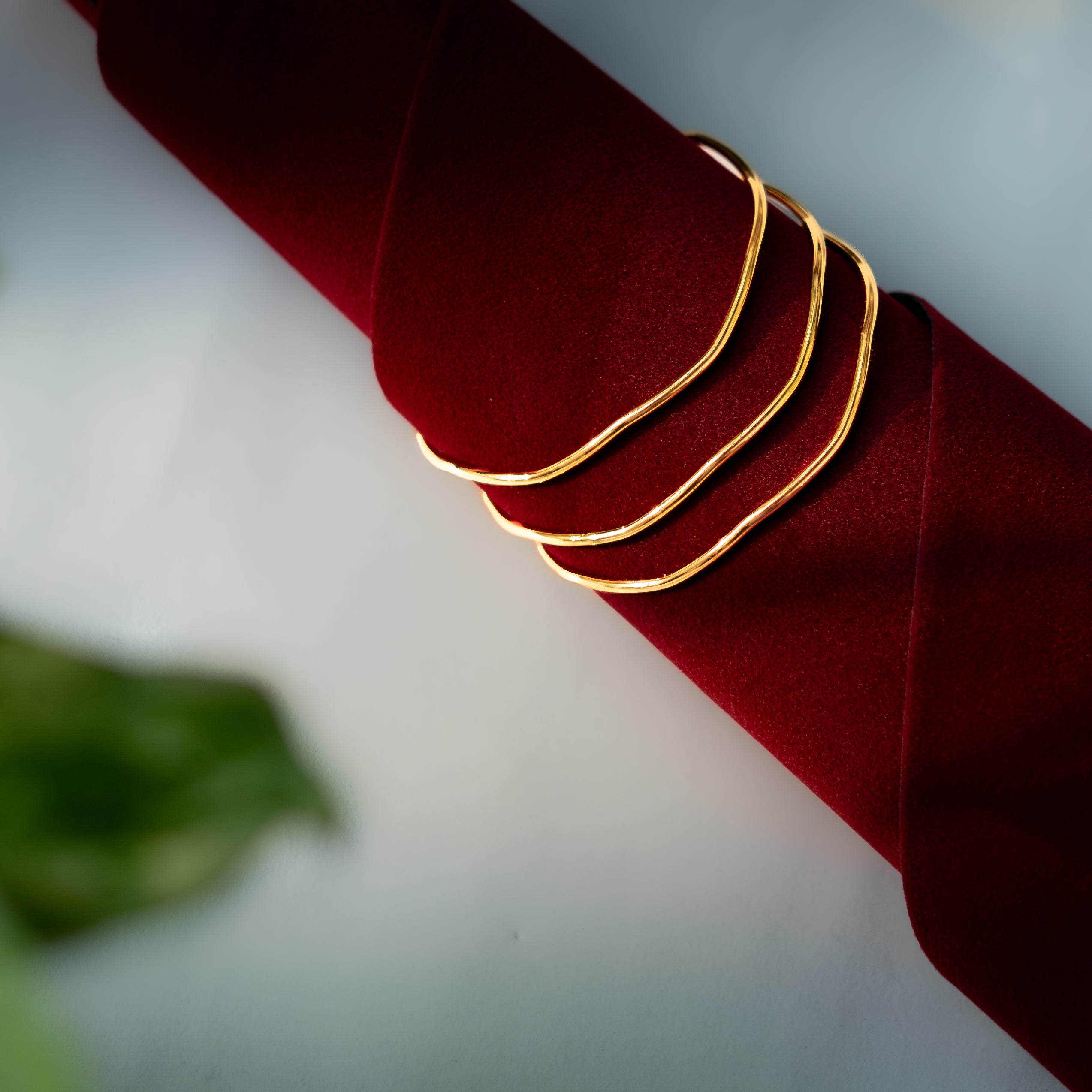 Minimalist Gold Wave Bangles – Set of 3