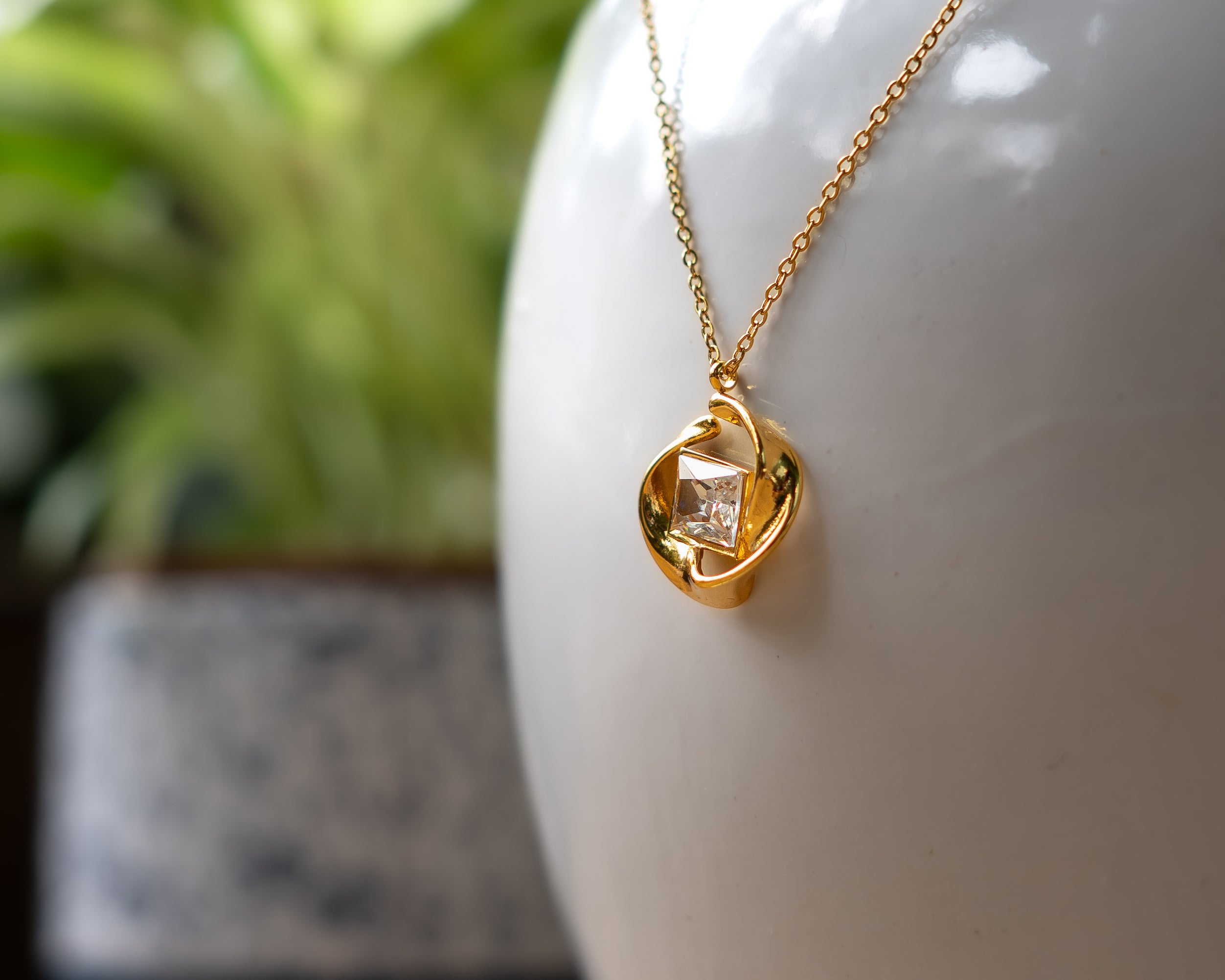 Elegant Gold-Plated Square Crystal Pendant Necklace