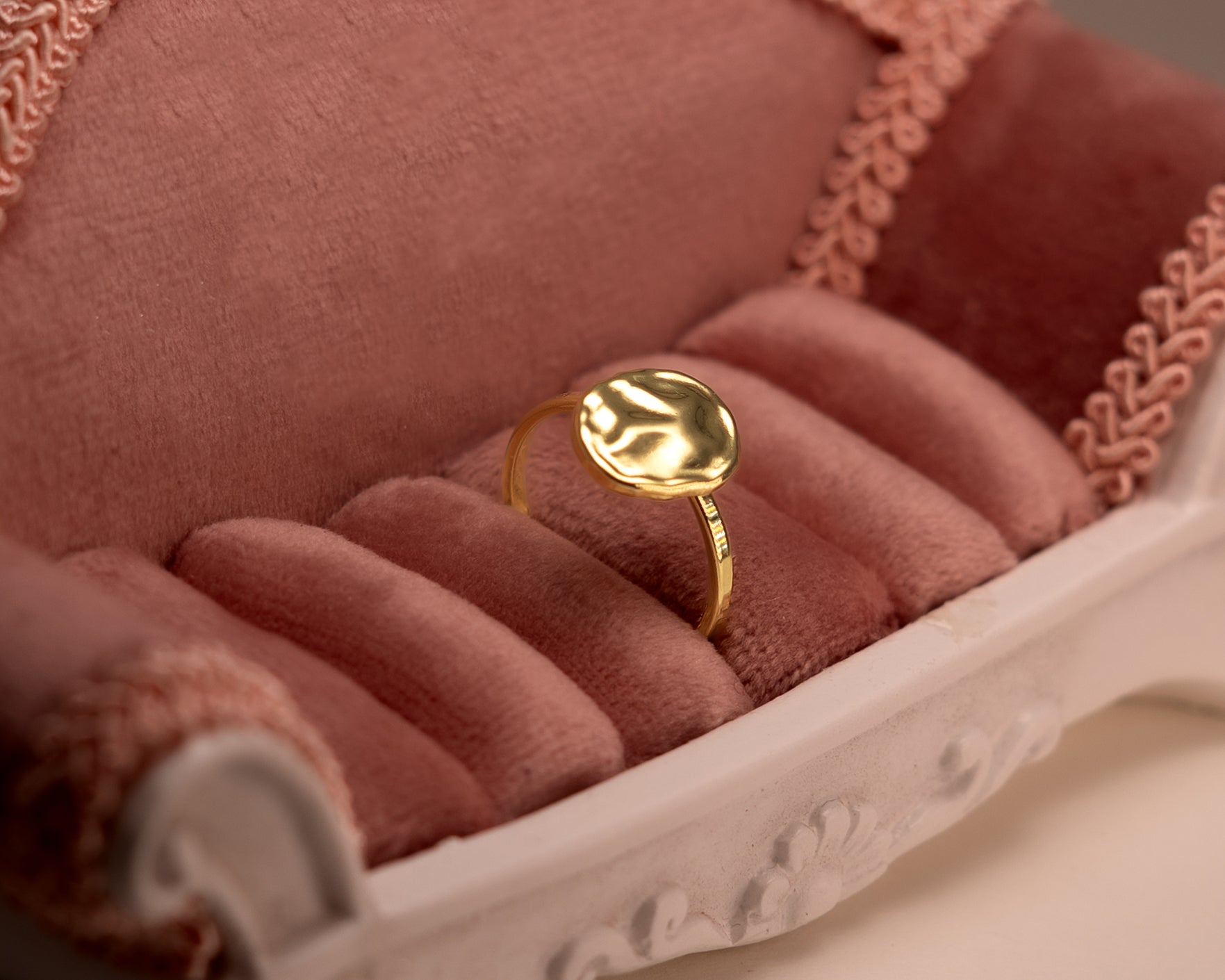 Minimal Hammered Gold Oval Ring