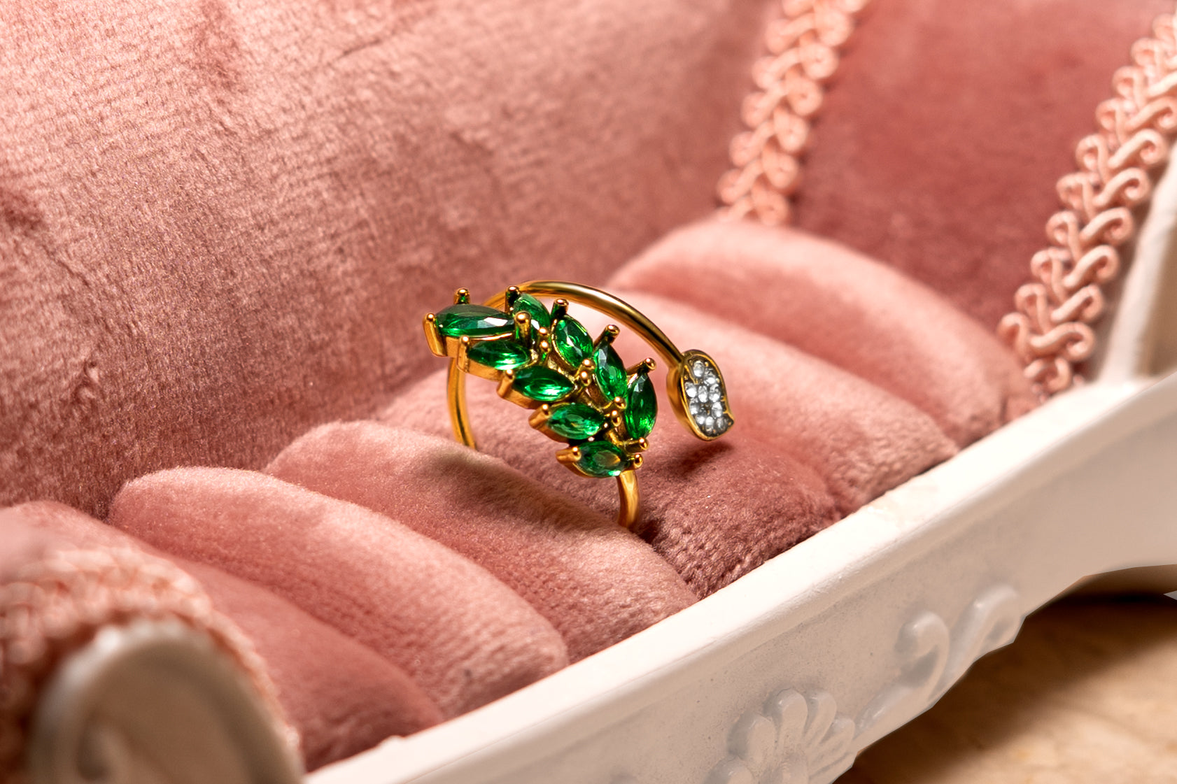 Elegant Emerald Leaf Open Ring – Gold Finish